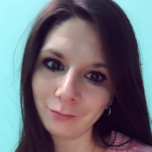 Profile Picture of Lacy Hazelip (@lacyhazelip) on Poshmark