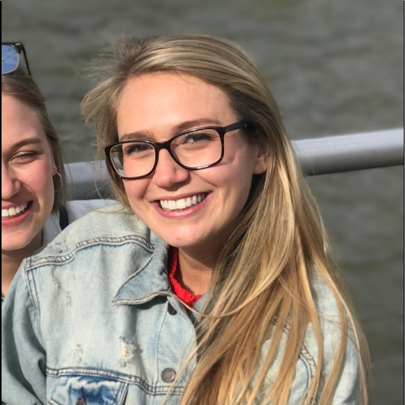 Profile Picture of Alexa Sacchini (@asacc) on Poshmark