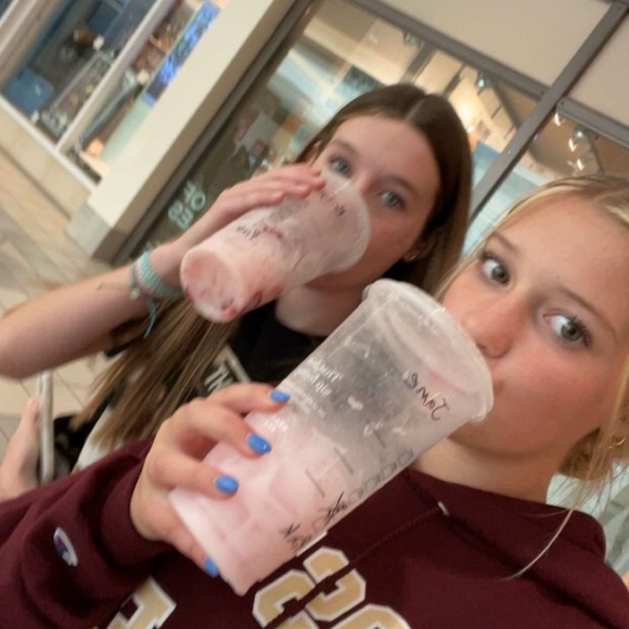 Profile Picture of Brigid Casey (@brigidcaseyy) on Poshmark