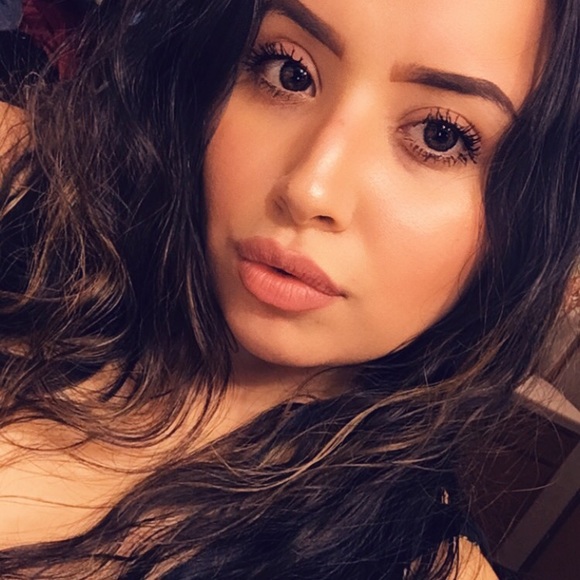 Profile Picture of Myrna Avila (@msbunz12) on Poshmark
