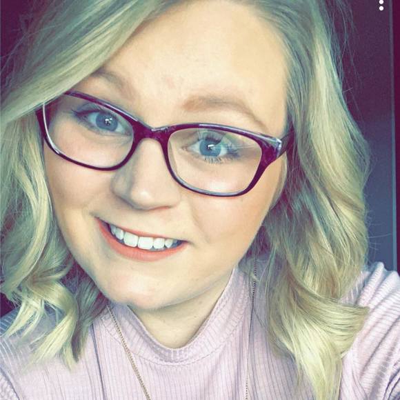 Profile Picture of Brittney Keller (@brittkeller18) on Poshmark