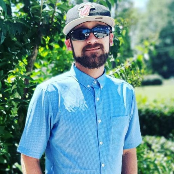 Profile Picture of Alexander Hanshew (@alexanderhanshe) on Poshmark