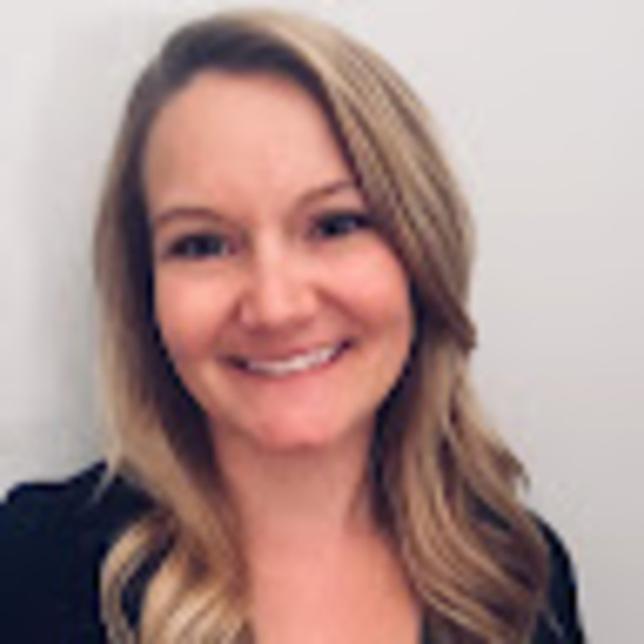 Profile Picture of Jami Bendickson (@jamibendickson) on Poshmark