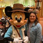 Profile Picture of Lisa Gallegos (@lisa.enjoymousetravel) on Instagram