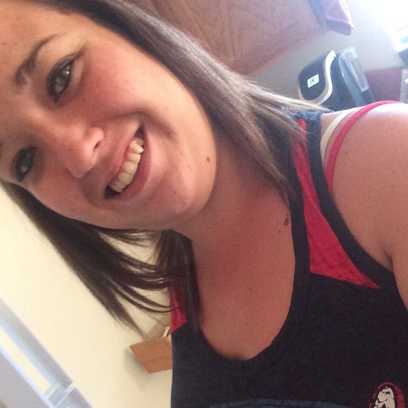Profile Picture of Kenzi Houdyshell (@kenzijo92) on Poshmark