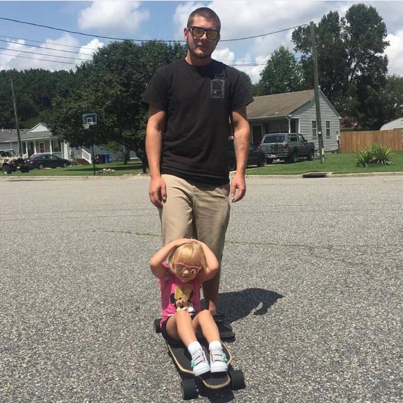 Profile Picture of Josh Barnard (@joshuabarnardd) on Poshmark