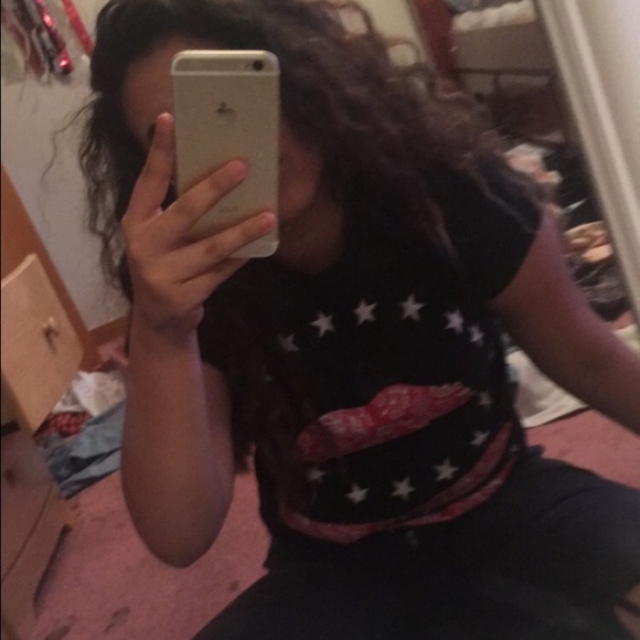 Profile Picture of Ashleey Bellard (@ashleeyjolene) on Poshmark