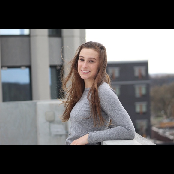 Profile Picture of Karissa Schmeets (@karissas63) on Poshmark