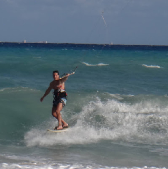 Profile Picture of Thiago Andrade (@tbla1987) on Poshmark