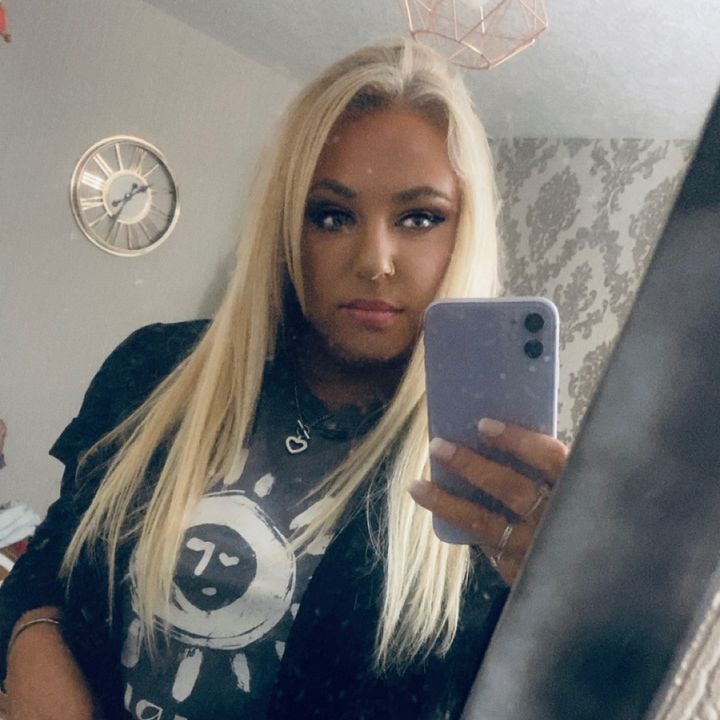 Profile Picture of D A N N I (@danniitopps) on Tiktok