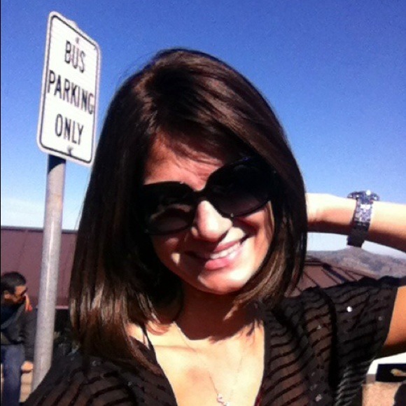 Profile Picture of Jenna Lichtenwalner (@jennal03) on Poshmark