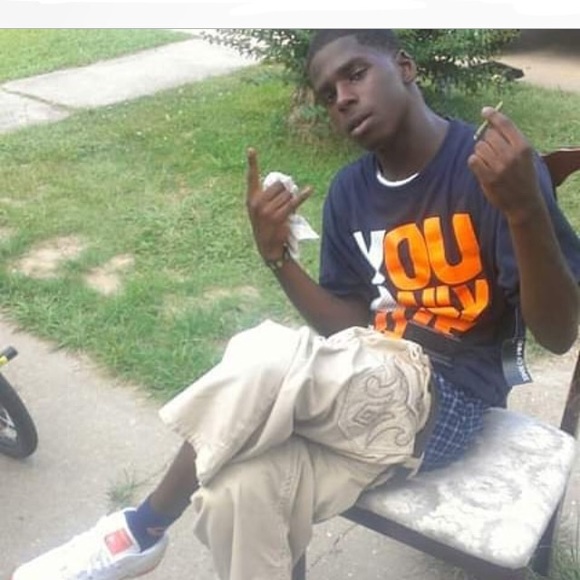 Quantrell Maxie - Poshmark Profile Picture of Quantrell Maxie (@quantrell31) on Poshmark