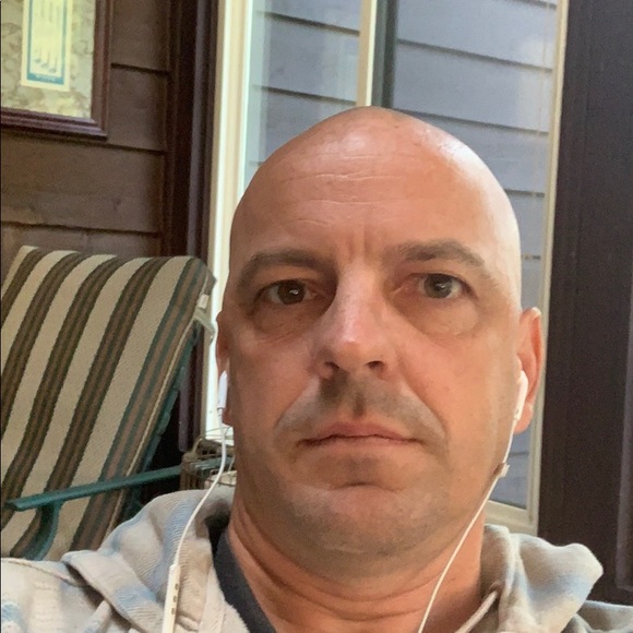 Profile Picture of Brad Arnold (@b4arnold) on Poshmark