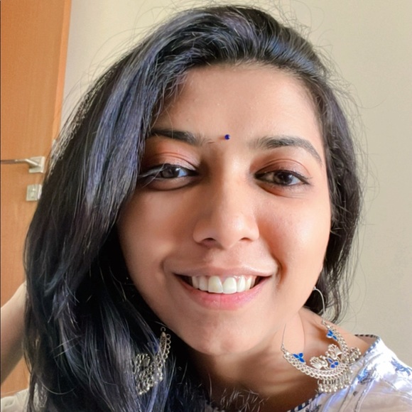 Profile Picture of Maitreyee uday Pendse (@maitreyeeup) on Poshmark