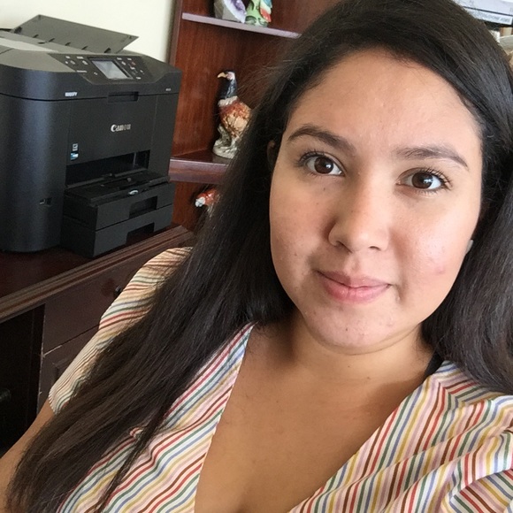 Profile Picture of Larissa Tijerino (@ltijerino24) on Poshmark