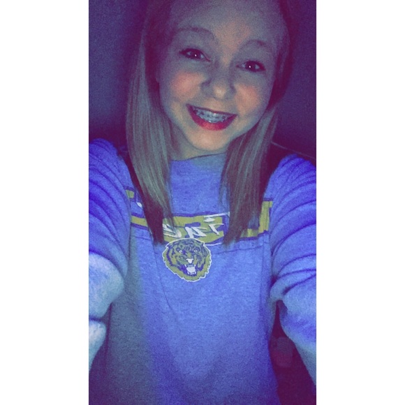 Profile Picture of Brianna Hattaway (@briannaaaa01) on Poshmark