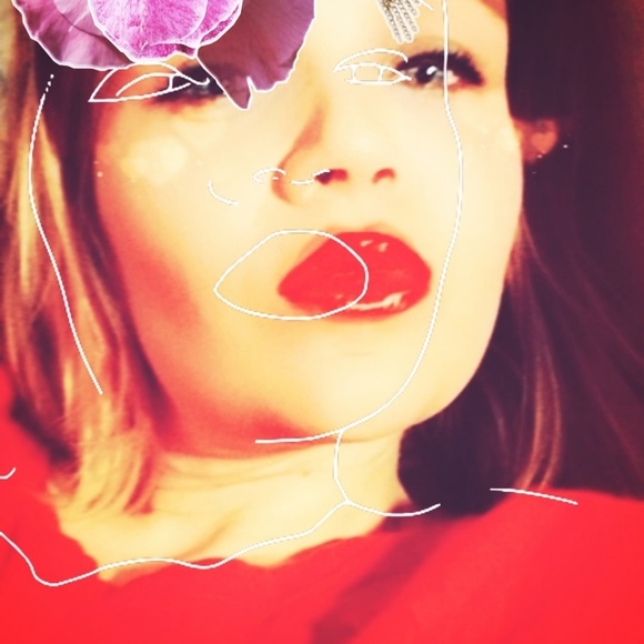 Profile Picture of Catharine Venator (@catiestar1996) on Poshmark