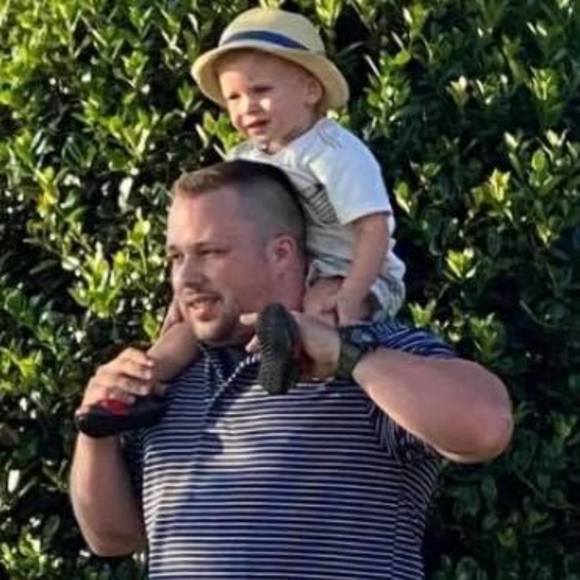 Profile Picture of Michael Christopher (@sunapeelakers) on Poshmark