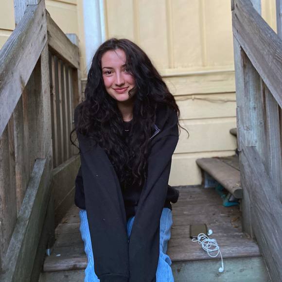 Profile Picture of Madalena Seidman (@m_seidman) on Poshmark