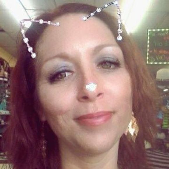 Profile Picture of Amanda Kimbrough (@akimbrough2575) on Poshmark