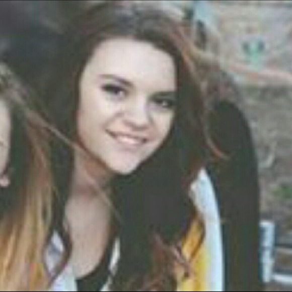 Profile Picture of Makayla Maves (@makay_maves) on Poshmark