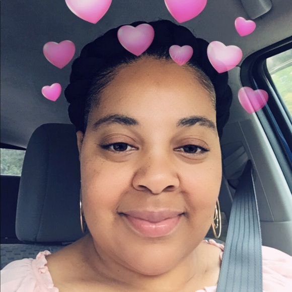Profile Picture of Treena Johnson (@glamgirl_05) on Poshmark
