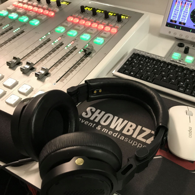 Profile Picture of Showbizz | Live - [Eric Holzhauer] (@Showbizzlive) on Twitter