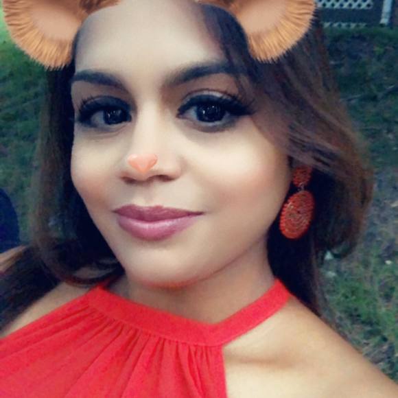 Profile Picture of Liliana Mejia (@lilianamejia398) on Poshmark