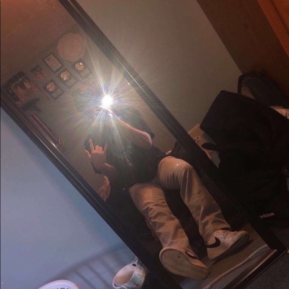 Profile Picture of Jordain Poppino (@jordainpoppino) on Poshmark