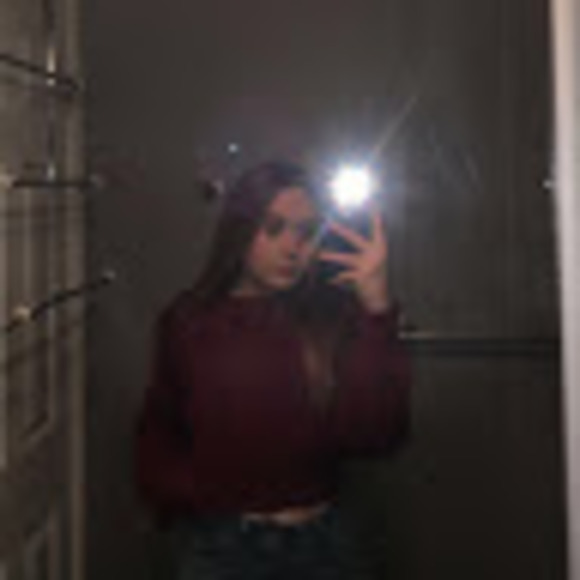 Profile Picture of Jayda Laird (@lairdjayda) on Poshmark