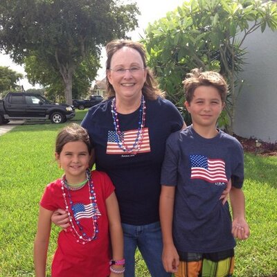 Profile Picture of Melanie Hendrix (@hendrix_melanie) on Twitter