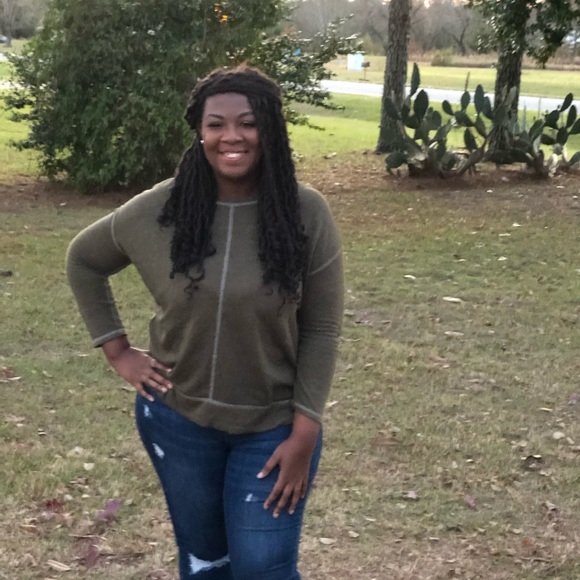 Profile Picture of Morranda Westberry (@morranda06) on Poshmark