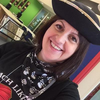 Profile Picture of Lori London (@LLexpLORIum) on Twitter