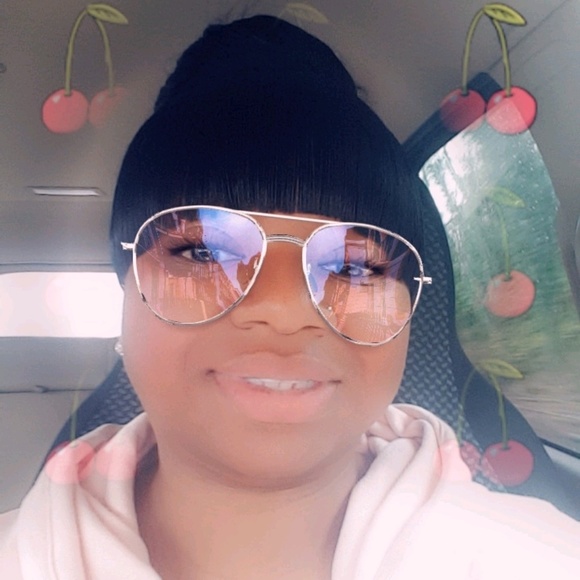 Profile Picture of Roshonda Tooles (@rtooles) on Poshmark