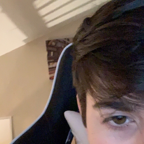 Profile Picture of Michael Ragusa (@yungjhit777) on Poshmark