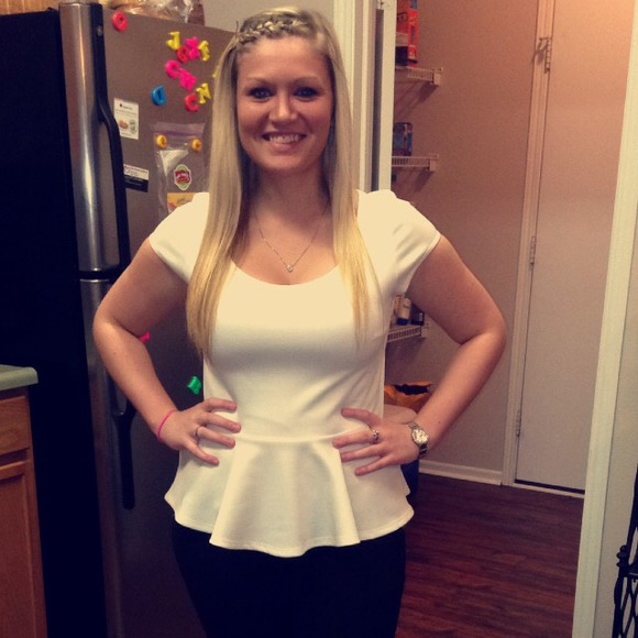 Profile Picture of Kristi Stanifer (@kstanifer) on Poshmark