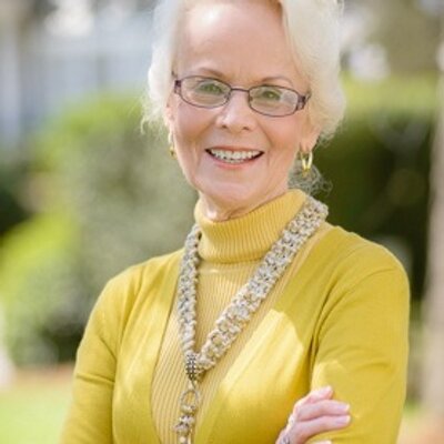 Profile Picture of Bobbie Smith (@BobbiBSBoutique) on Twitter