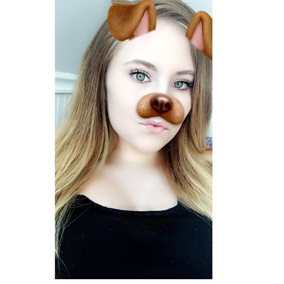 Profile Picture of Madysn Willette (@madysn_willette) on Poshmark
