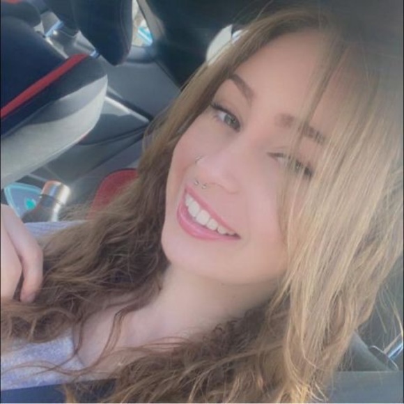 Profile Picture of Ebony Maillard (@ebonymaillard) on Poshmark