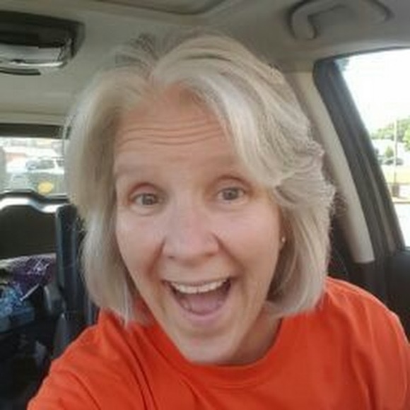 Profile Picture of Tammy Largin (@tlargin) on Poshmark