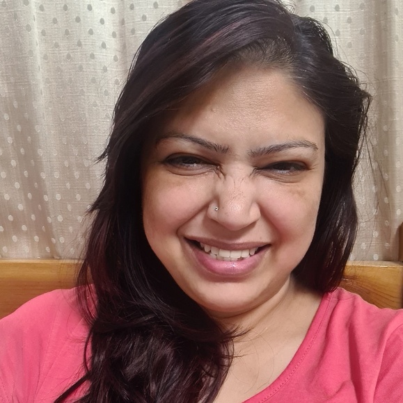 Profile Picture of Kshitija Singh (@kshitijasingh) on Poshmark