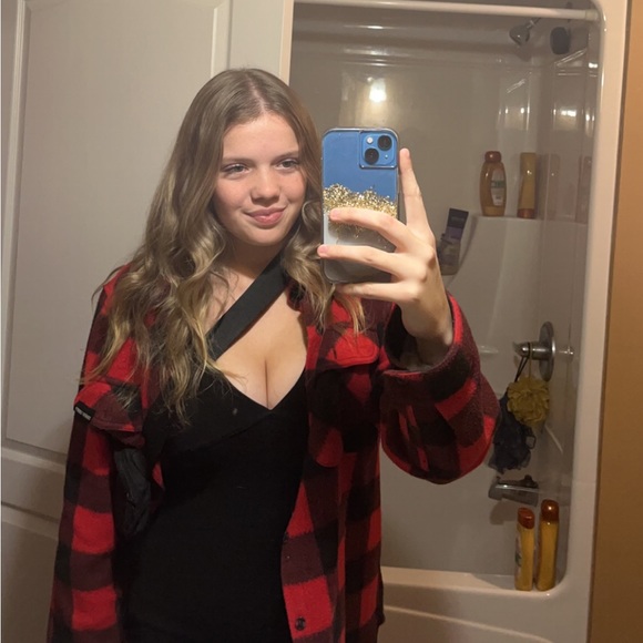 Profile Picture of Hannah Sharpe (@hannahsharpe162) on Poshmark