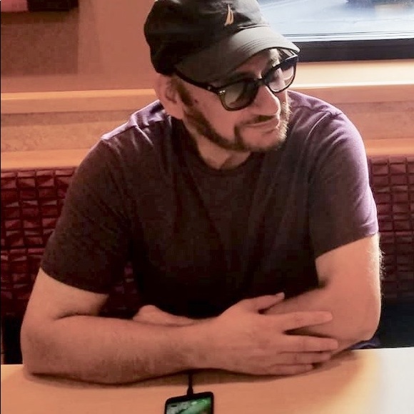 Profile Picture of Tariq Mir (@tariqmir) on Poshmark