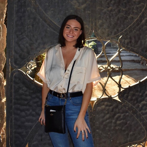 Profile Picture of Analisa Tafro (@analisatafro) on Poshmark