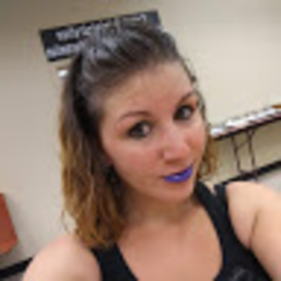 Profile Picture of Alexa Brady (@arbrady1990) on Poshmark