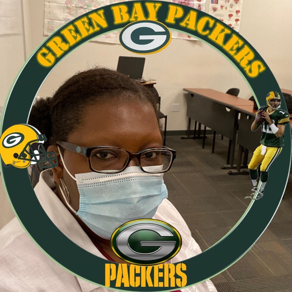 Profile Picture of Ladonya Taylor (@lstrn2b) on Poshmark