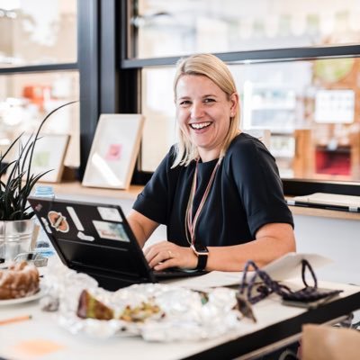 Profile Picture of Julia (@zwitscherMe) on Twitter