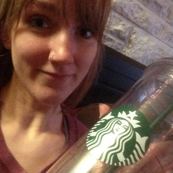 Profile Picture of Maiah Chrisope (@maiahfaith) on Poshmark