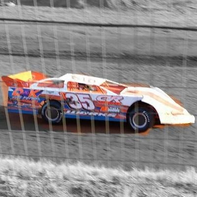 Profile Picture of Dustin Helton (@volcrazy911) on Twitter