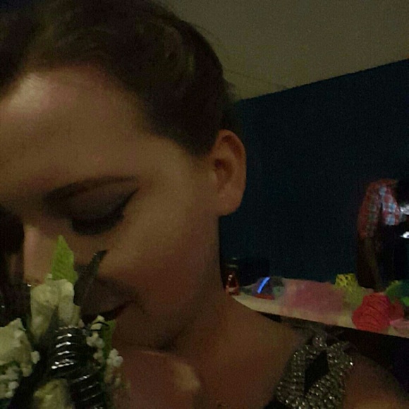 Profile Picture of Cassie Krieski (@ckrieski) on Poshmark